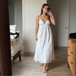 Elegant White Backless Dress